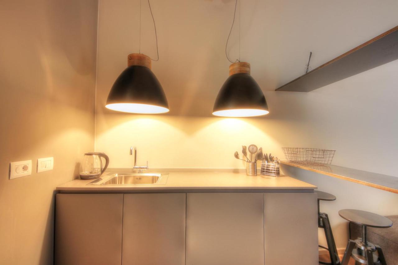 Urban Central Suites Каляри Екстериор снимка