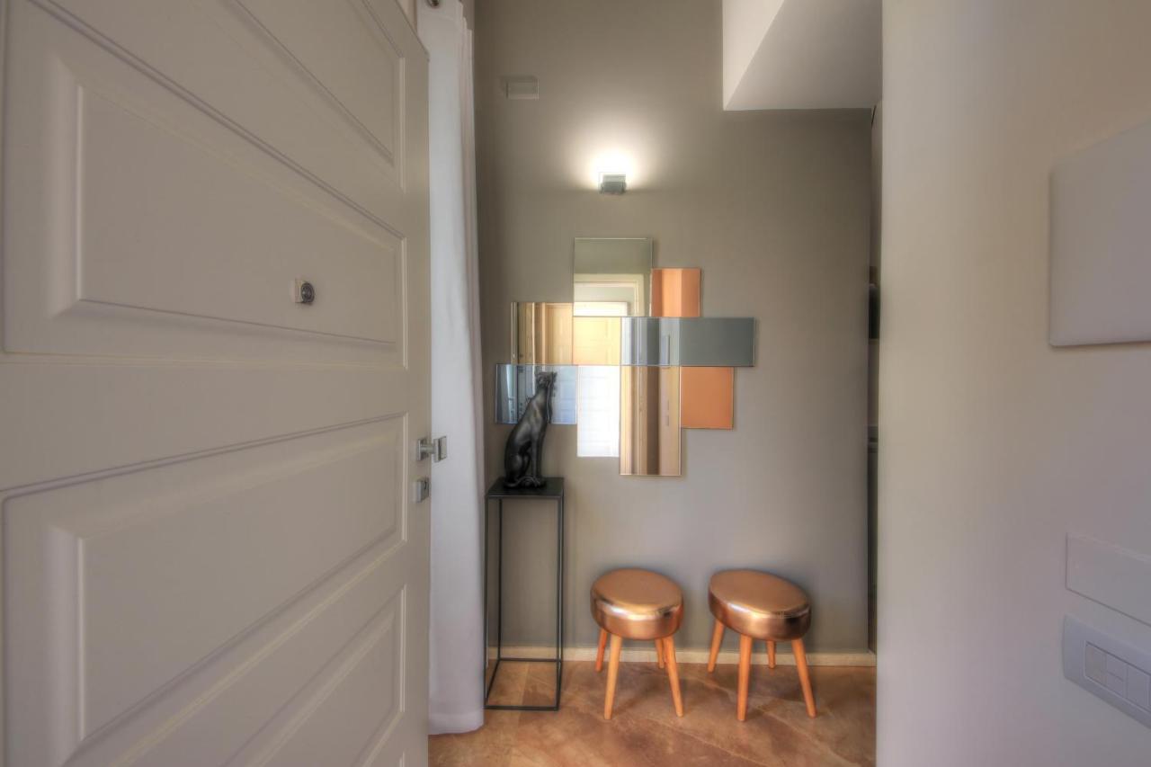 Urban Central Suites Каляри Екстериор снимка