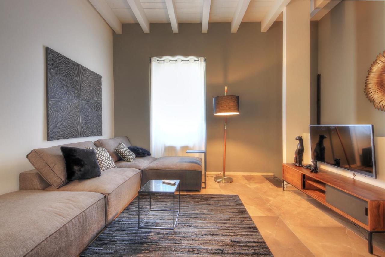 Urban Central Suites Каляри Екстериор снимка