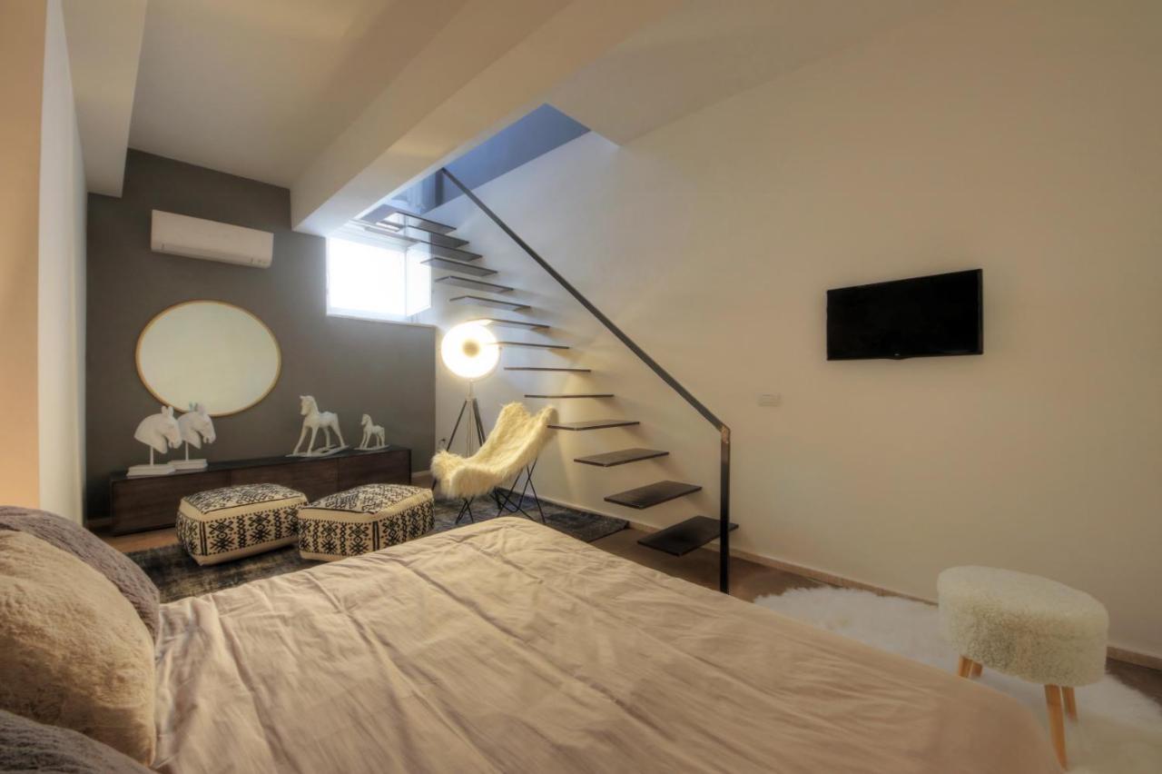 Urban Central Suites Каляри Екстериор снимка