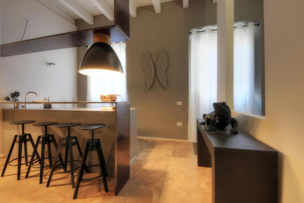 Urban Central Suites Каляри Екстериор снимка