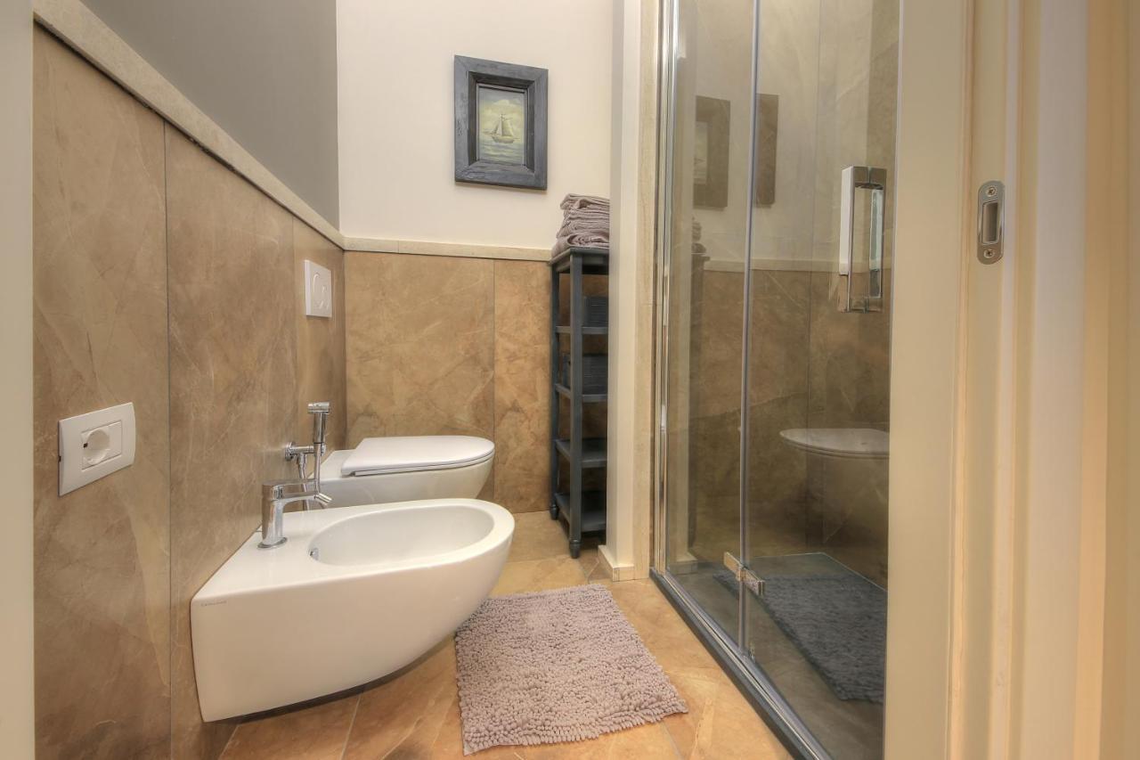 Urban Central Suites Каляри Екстериор снимка