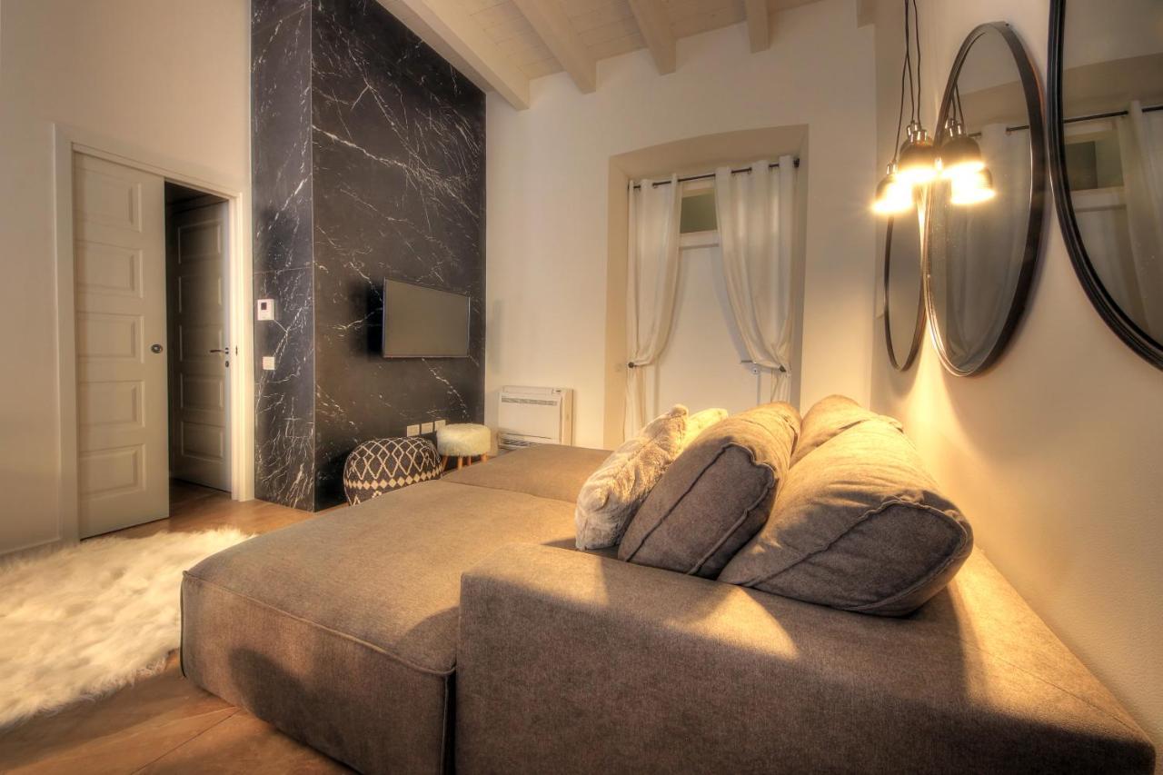Urban Central Suites Каляри Екстериор снимка